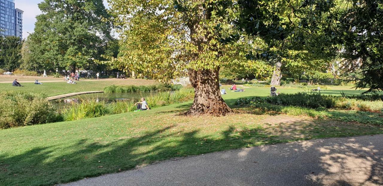לונדון Heart Of Ealing Apartment With Garden מראה חיצוני תמונה